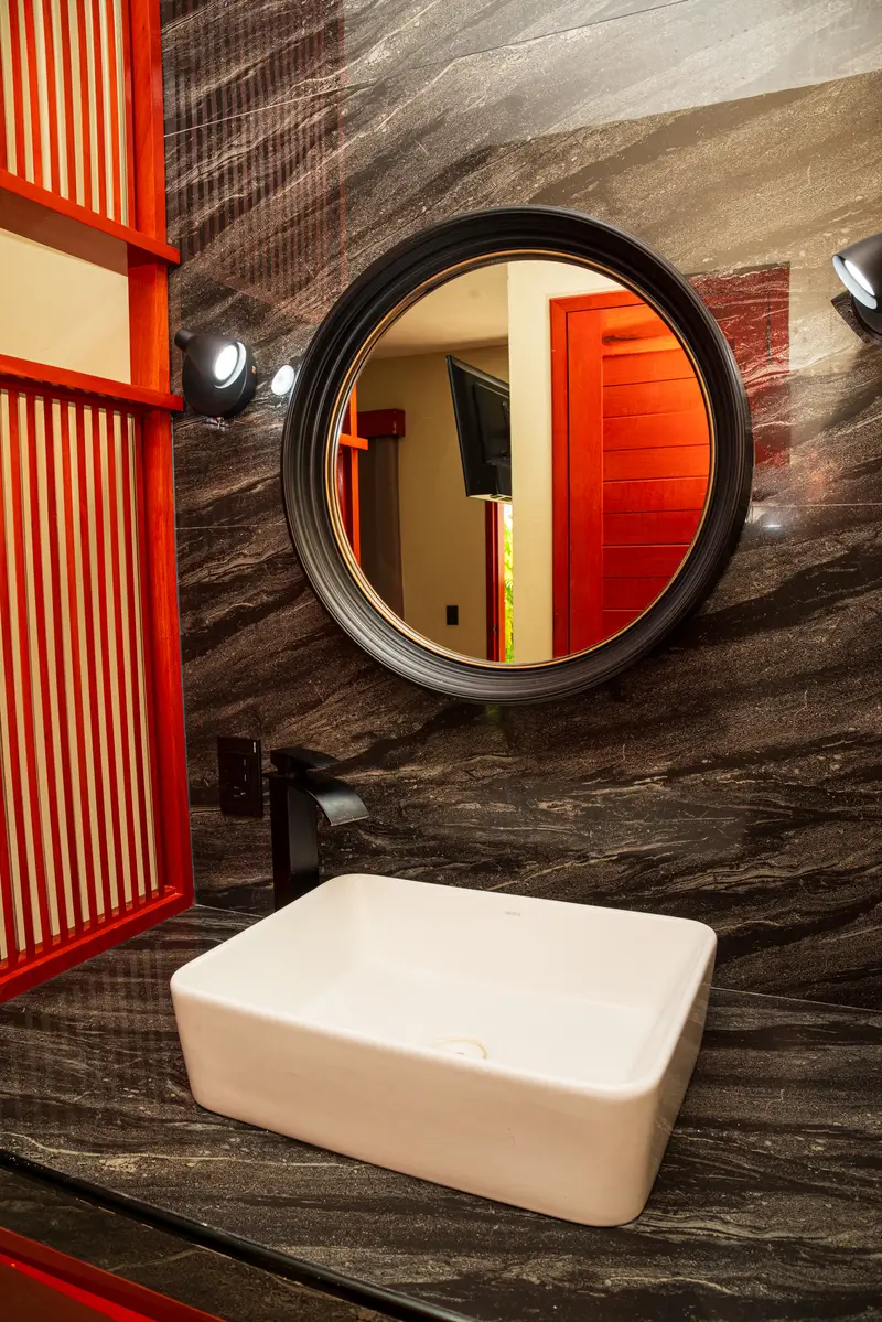 Baño con regadera y agua caliente
